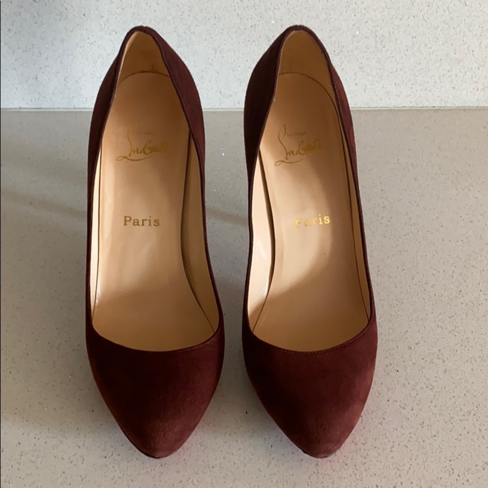 Classic Christian Louboutin heel in mahogany suede - Picture 4 of 9